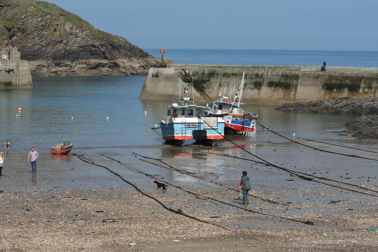 St Kew Escapes Nr Port Isaac Bed & Breakfast Saint Kew Exterior photo